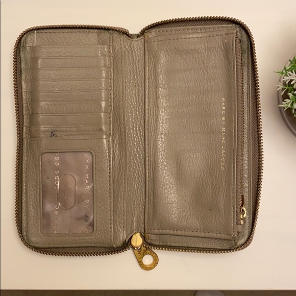 Marc Jacobs Wallet - Picture 5 of 8